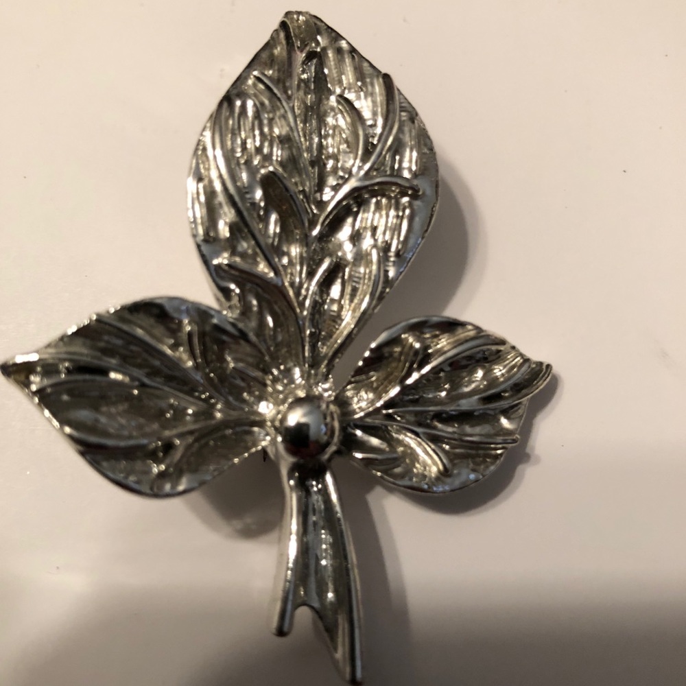 Silvertone Leaf Brooch - image 2